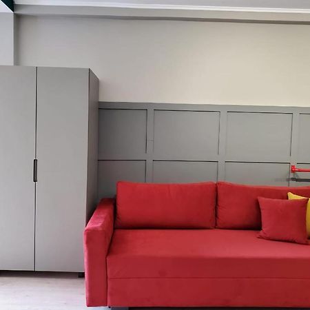 Helga'S Deluxe 3 Apartment Тирана Екстер'єр фото